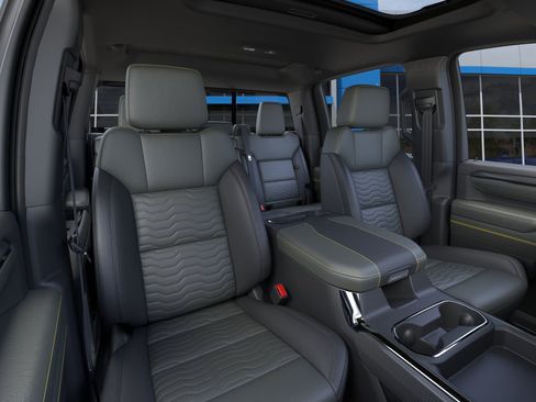 New 2026 Chevrolet Silverado 2500 ZR2 image 16