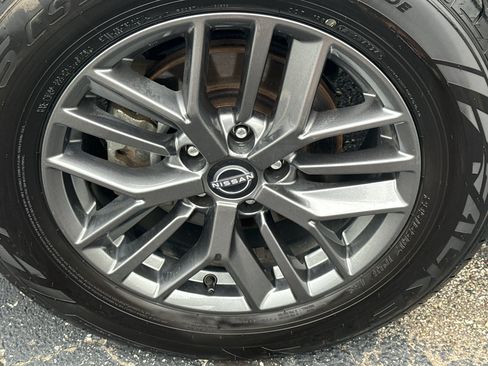 Used 2023 Nissan Rogue S AWD/4WD image 9