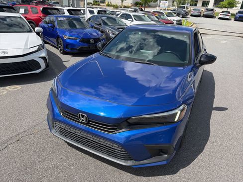 Used 2023 Honda Civic Sport image 4