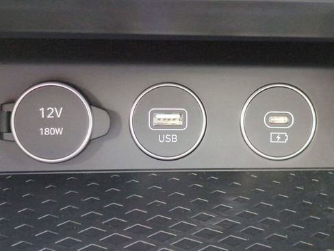 Certified 2025 Genesis G70 2.5T image 20