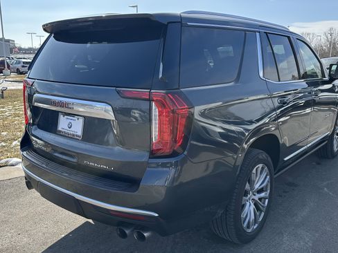 Used 2021 GMC Yukon Denali w/ Denali Premium Package image 12