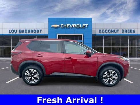 Used 2022 Nissan Rogue SV image 9