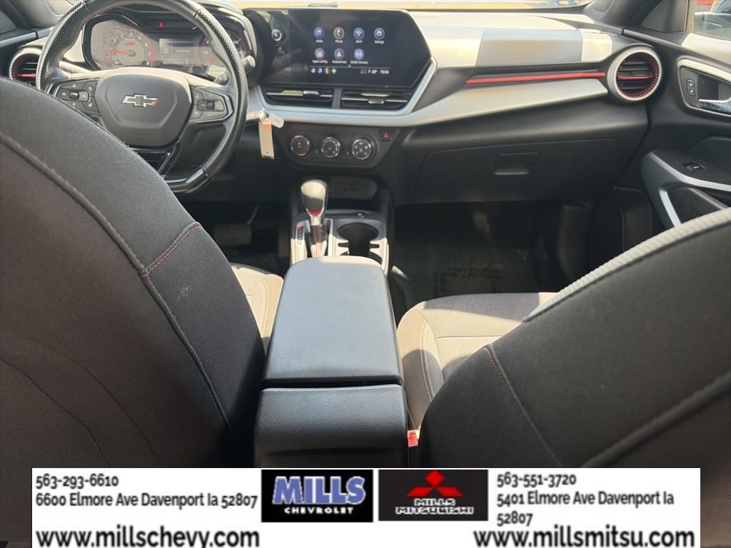 Used 2024 Chevrolet Trax RS FWD image 21