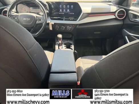 Used 2024 Chevrolet Trax RS FWD image 21