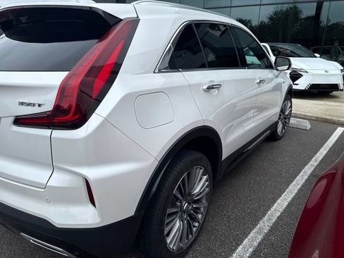 Used 2024 Cadillac XT4 Premium Luxury AWD/4WD image 9