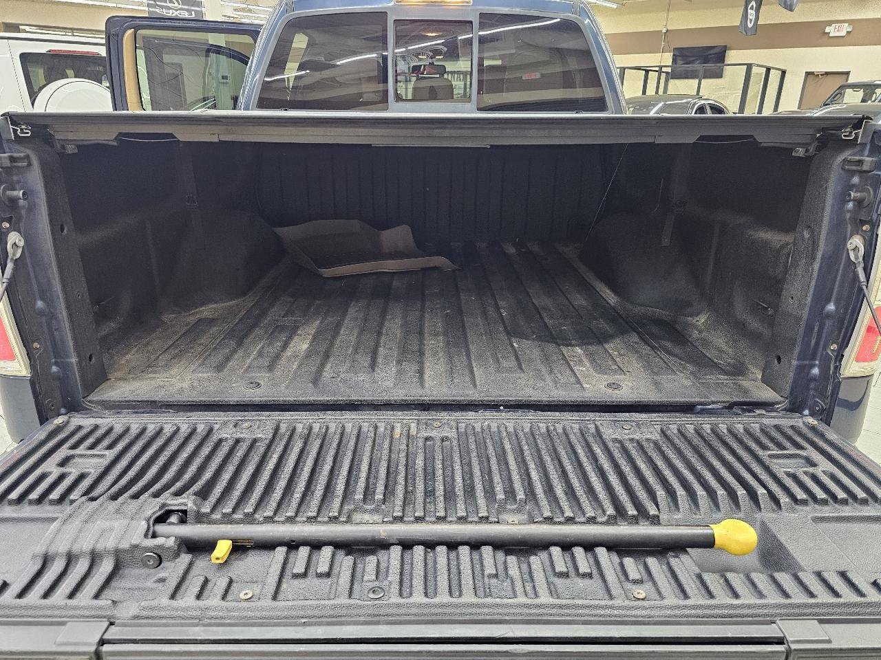 Used 2014 Ford F150 Lariat w/ Equipment Group 502A Luxury RWD image 12