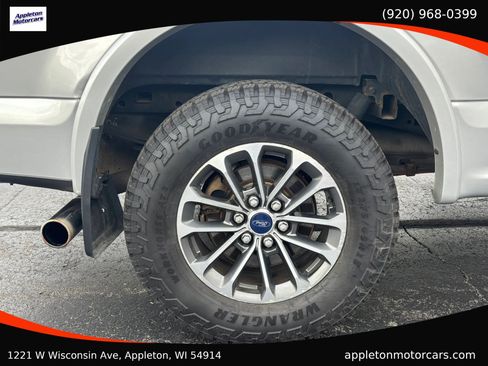 Used 2018 Ford F150 XLT w/ Equipment Group 302A Luxury AWD/4WD image 15