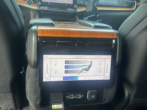 Used 2022 Jeep Grand Wagoneer Series III w/ Flexible Seating Group AWD/4WD image 14