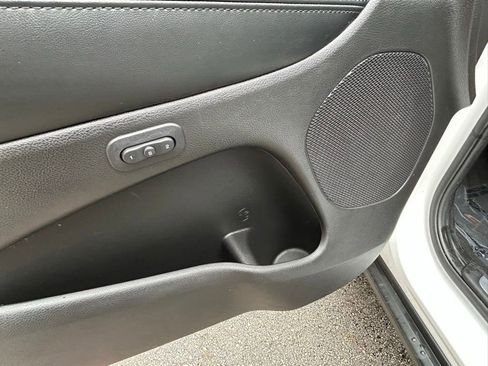 Used 2018 Jeep Grand Cherokee Limited image 17