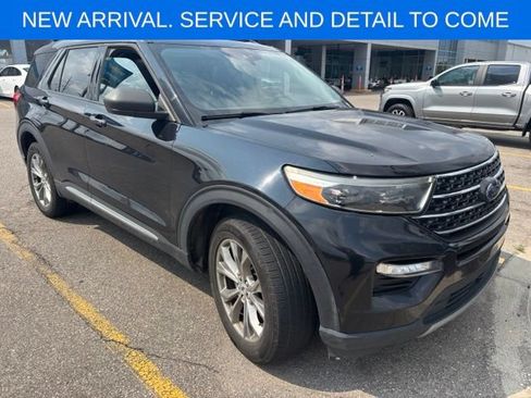 Used 2022 Ford Explorer XLT w/ Equipment Group 202A AWD/4WD image 13