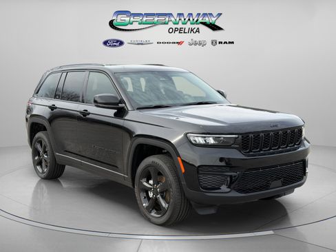 New 2025 Jeep Grand Cherokee Altitude image 1