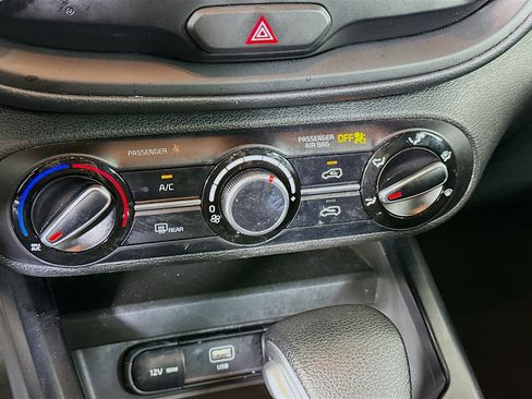 Used 2025 Kia Soul LX w/ LX Technology Package image 23