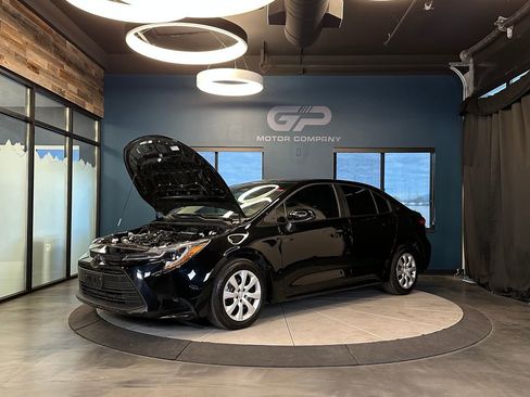 Used 2025 Toyota Corolla LE FWD image 22