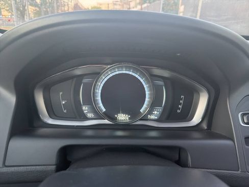 Used 2015 Volvo XC60 T6 w/ Proximity Package AWD/4WD image 17