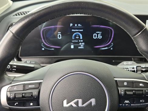 Used 2025 Kia Sportage EX FWD image 28
