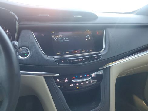 Used 2017 Cadillac XT5 Luxury image 17