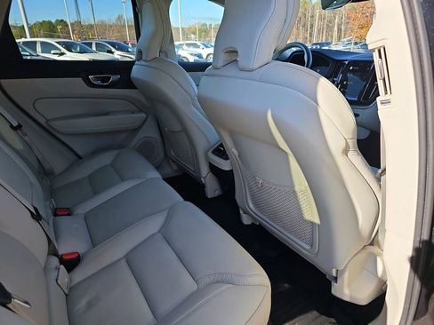 Used 2022 Volvo XC60 B5 Inscription w/ Advanced Package image 13