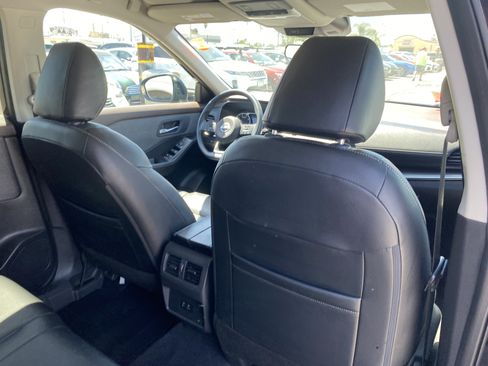 Used 2023 Nissan Rogue SV FWD image 28