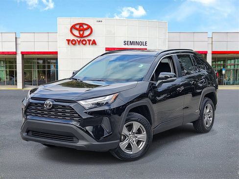 Used 2025 Toyota RAV4 XLE image 1