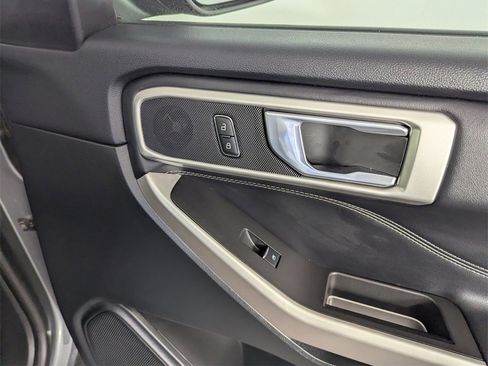 Used 2024 Ford Explorer XLT image 36