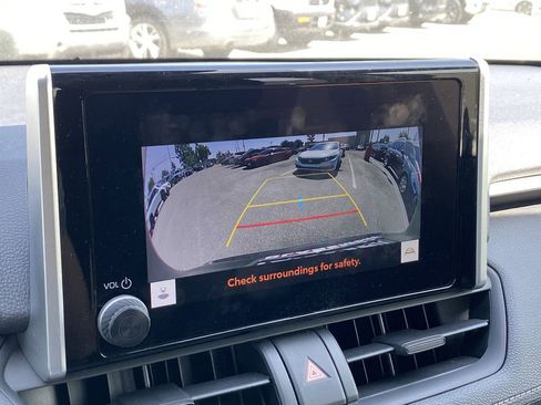 Certified 2025 Toyota RAV4 LE AWD/4WD image 8