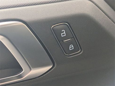 Used 2025 Ford Bronco Big Bend image 11