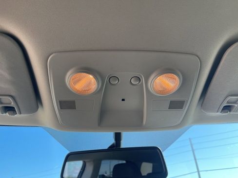 Used 2011 GMC Acadia SLE image 37