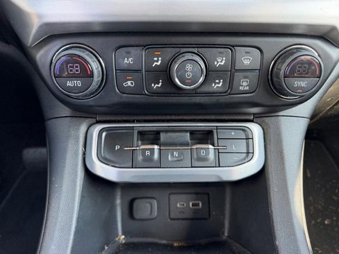 Used 2020 GMC Acadia SLE image 16