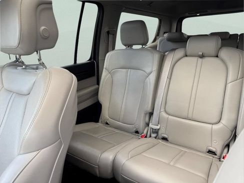 Used 2023 Jeep Wagoneer 4WD w/ Premium Group I image 16