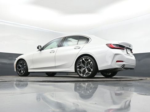 Certified 2025 BMW 330i Sedan w/ Premium Package image 40