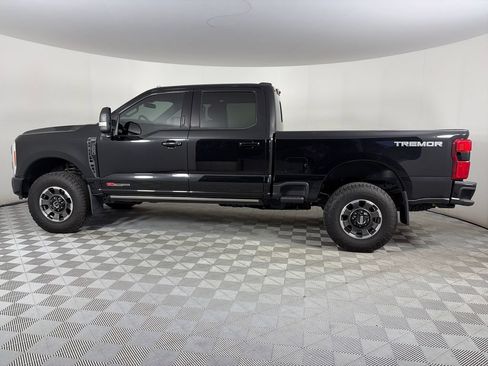 Used 2023 Ford F250 Lariat w/ Lariat Ultimate Package AWD/4WD image 4