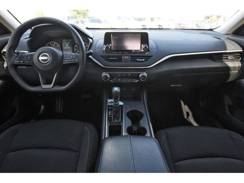 Used 2024 Nissan Altima 2.5 S FWD image 12