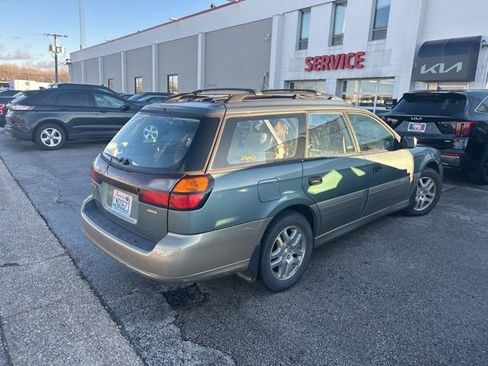 Used 2001 Subaru Outback Wagon image 7