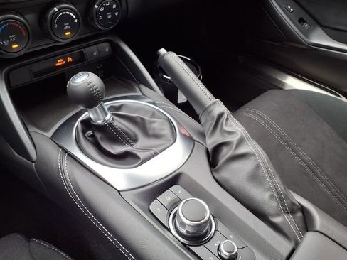 New 2026 MAZDA MX-5 Miata Club w/ Interior Package RWD image 16