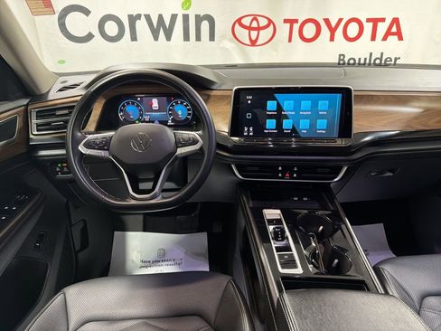 Used 2025 Volkswagen Atlas SE image 26