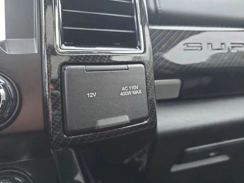 Used 2019 Ford F250 Lariat w/ Lariat Ultimate Package AWD/4WD image 38