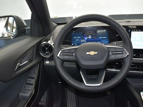 New 2026 Chevrolet Equinox LT w/ Convenience Package II image 30