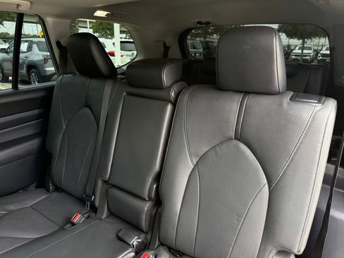 Used 2024 Toyota Grand Highlander AWD Hybrid image 29