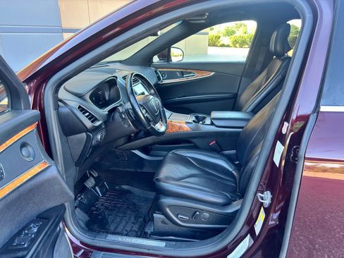 Used 2019 Lincoln Nautilus Reserve AWD/4WD image 29