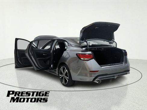 Used 2023 Nissan Sentra SR FWD image 12