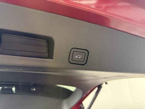 Used 2024 Chevrolet Traverse RS w/ LPO, Floor Liner Package image 12