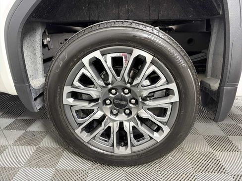 Used 2024 GMC Sierra 1500 Denali Ultimate AWD/4WD image 19