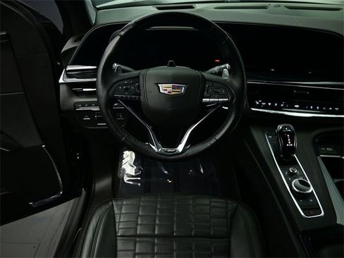 Used 2023 Cadillac Escalade ESV V image 2