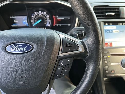 Used 2018 Ford Fusion Titanium image 34