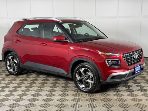 Certified 2025 Hyundai Venue Limited FWD image 41