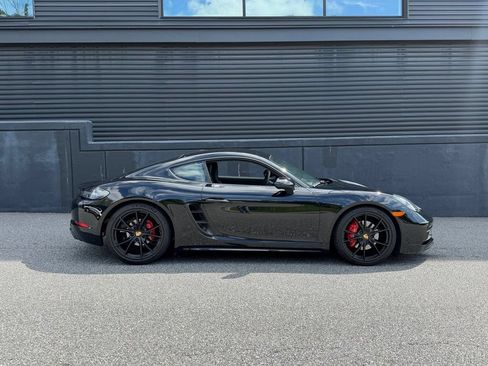 Used 2018 Porsche 718 Cayman RWD image 11
