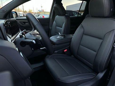 New 2026 Chevrolet Traverse LT w/ Enhanced Driving Package image 13