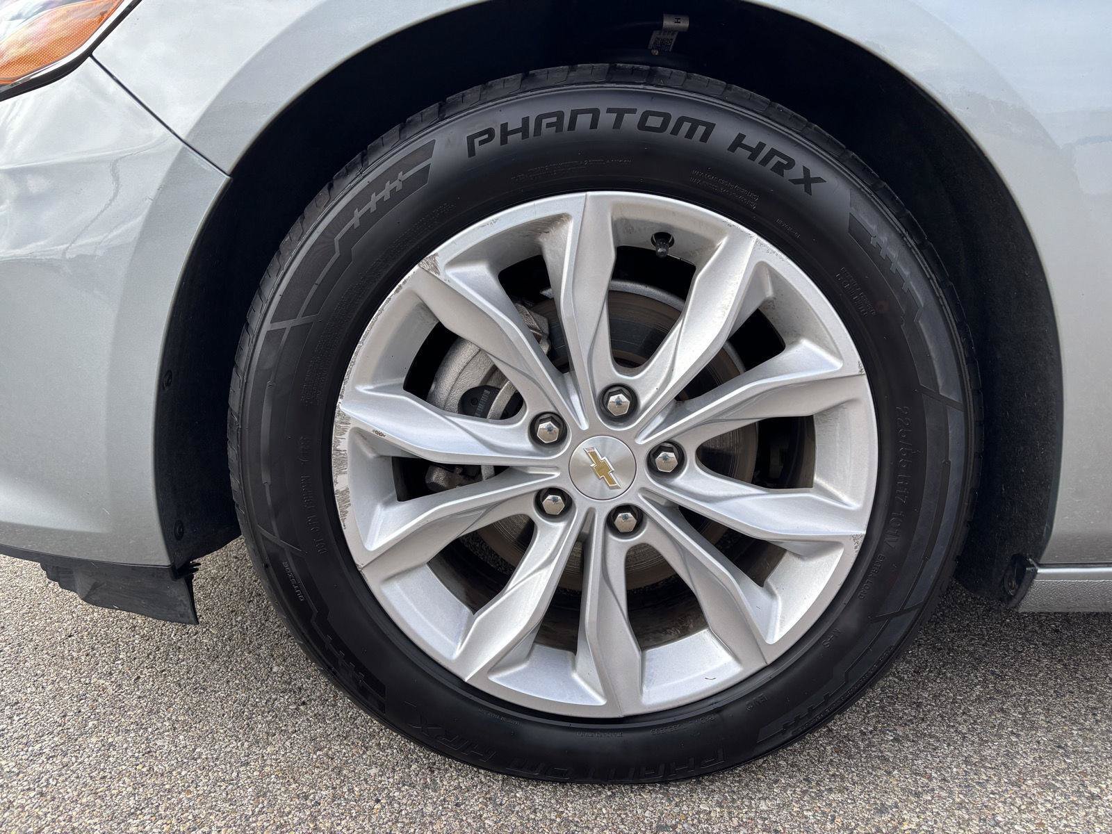 Used 2025 Chevrolet Malibu LT FWD image 7
