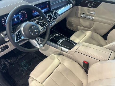 New 2025 Mercedes-Benz GLB 250 4MATIC image 10