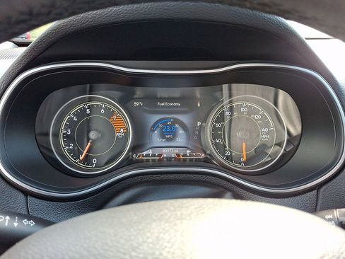 Used 2019 Jeep Cherokee Limited AWD/4WD image 19